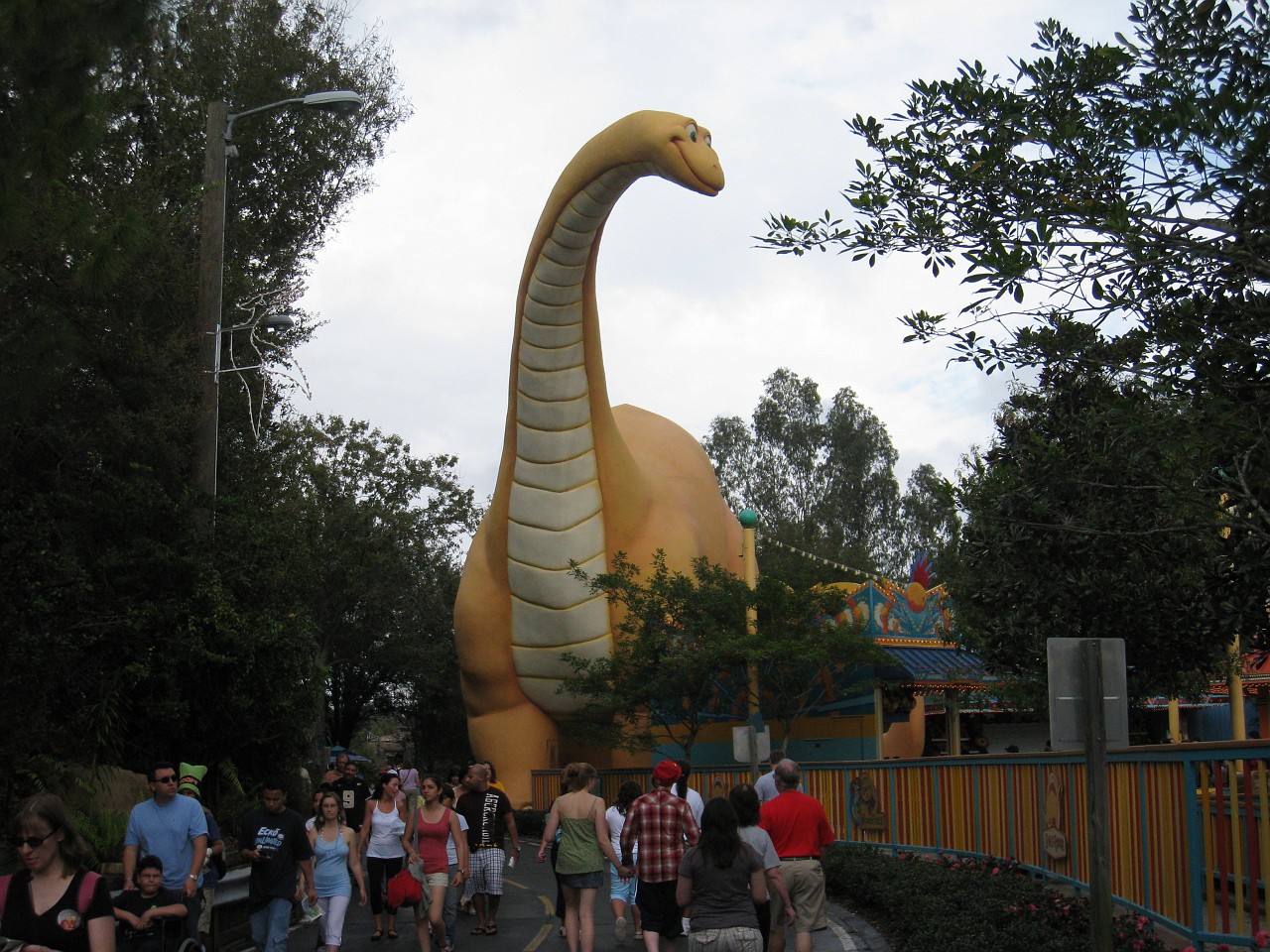 Vacation 2007-12 - Disney Parks  0754.jpg - The 2007-08 vacation to Florida included Disney World. We visited some of the larger theme Resorts along with Animal Kingdom and Disney Hollywood Studios.